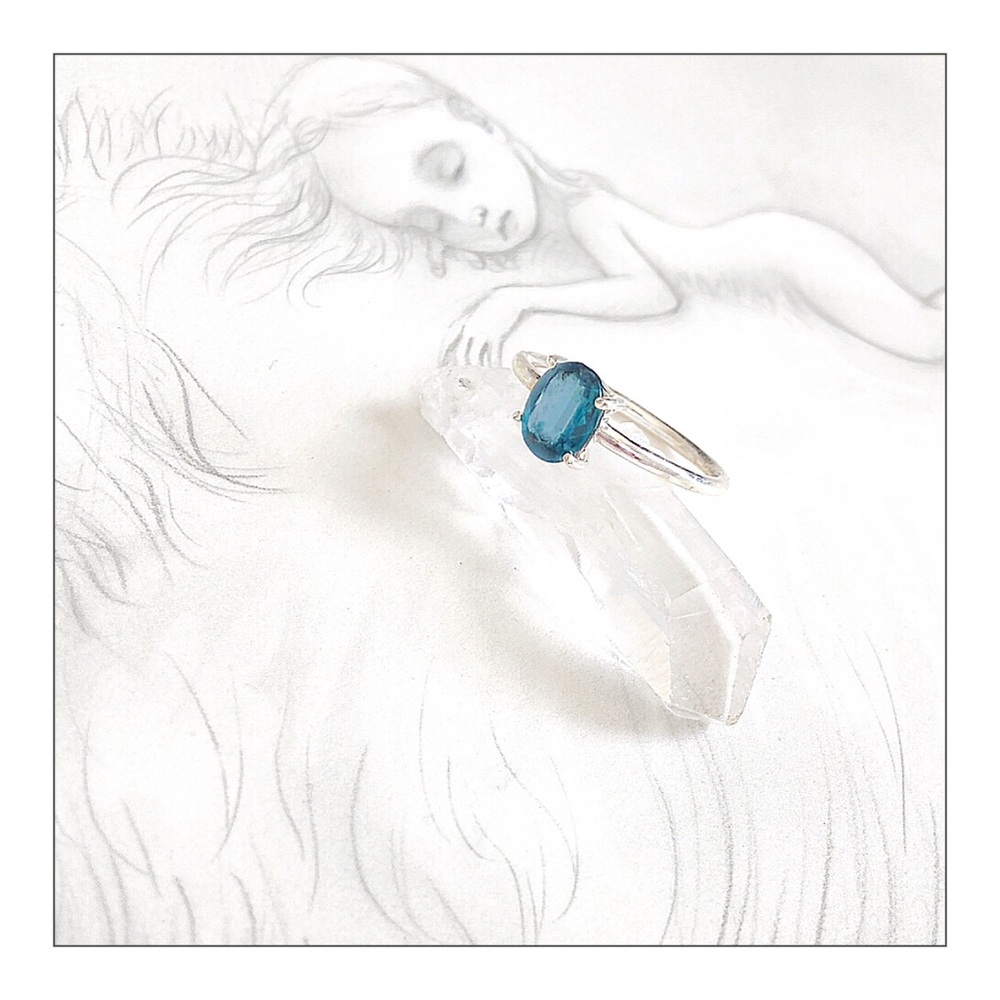 Elegant Silver Blue Gemstone Ring